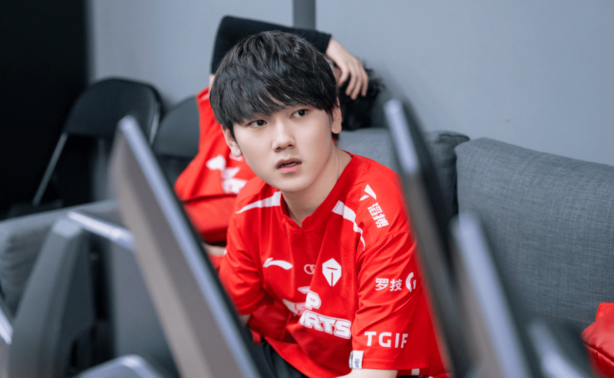 jkl深夜感慨:我职业生涯快到头了,年纪大了明年打完就差不多了_选手