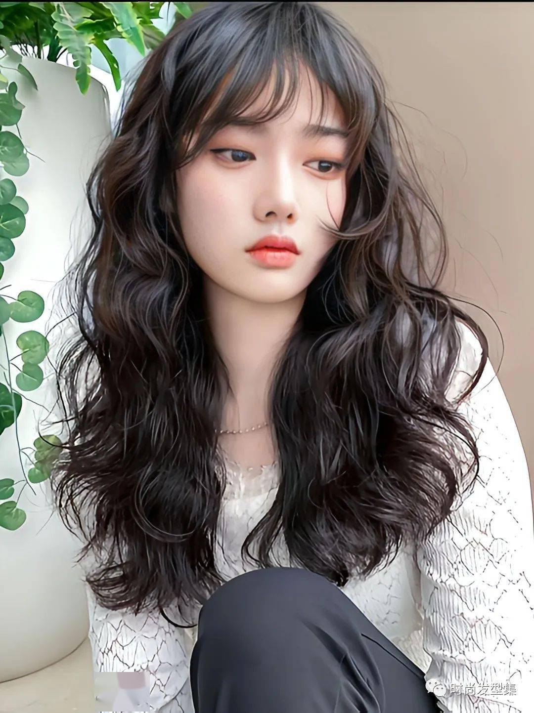 "年龄40 都适合的最火秋冬气质烫,扎起来都好看."_发型_自然_短发