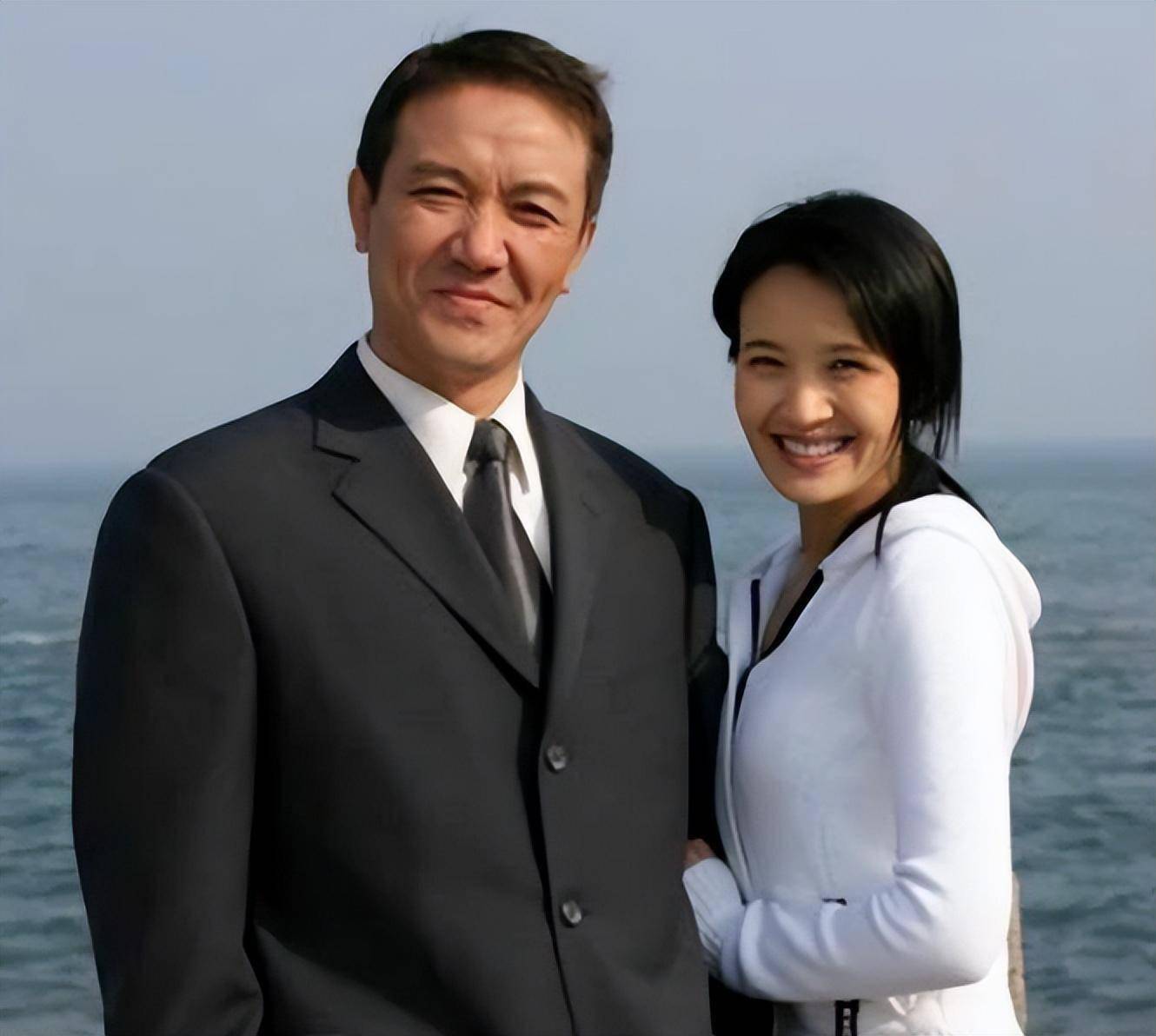 她长得美气质好却不温不火,心甘情愿养了破产男友5年,今怎样了_李煜