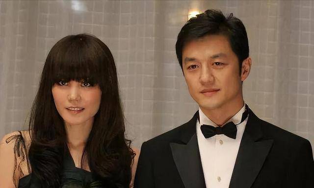 他们认为,李亚鹏不应该侵犯王菲的隐私,尤其是在他们已经离婚的情况下