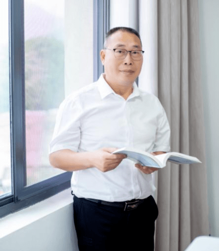 代表之窗丨天台陈孝云: 耕耘乡校三十载, 不忘初心践使命!