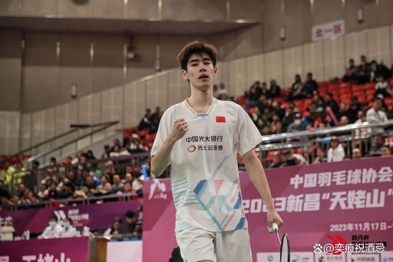 羽毛球少年感叹:18岁变帅了!被林丹夸赞的小帅哥._章宁_未来_潜力