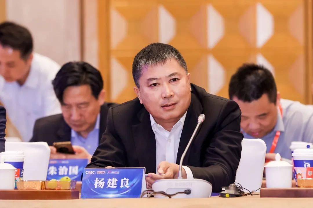 杨建良 弘元绿色能源股份有限公司董事长王燕清 无锡先导智能装备股份