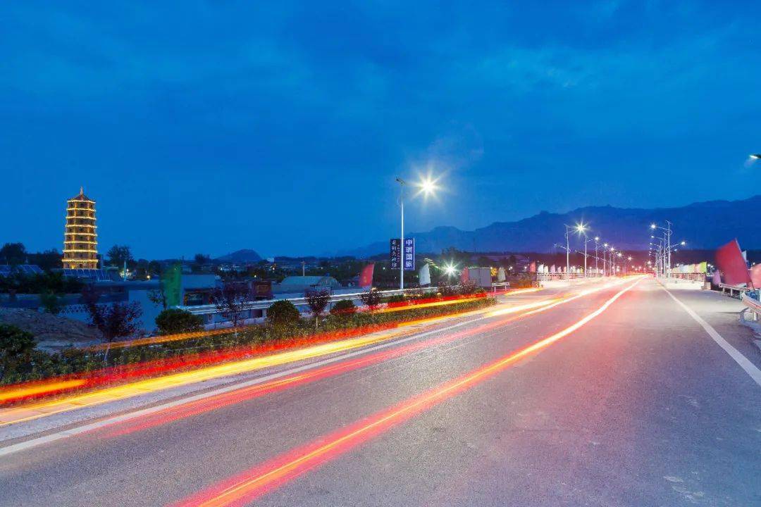 26公里的峰峰矿区0号旅游路全线通车,这条路临跃峰渠而建,途经彭城镇