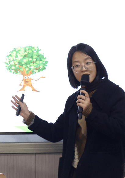 音频,联系生活等方式理解词句;提取关键句,借助课后题中简单的思维导