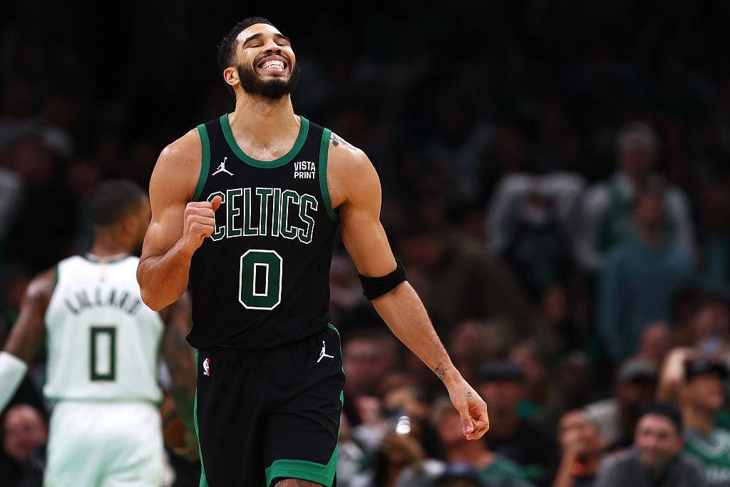 【nba】塔图姆带病出战助绿军七连胜_霍乐迪_雄鹿_拉德
