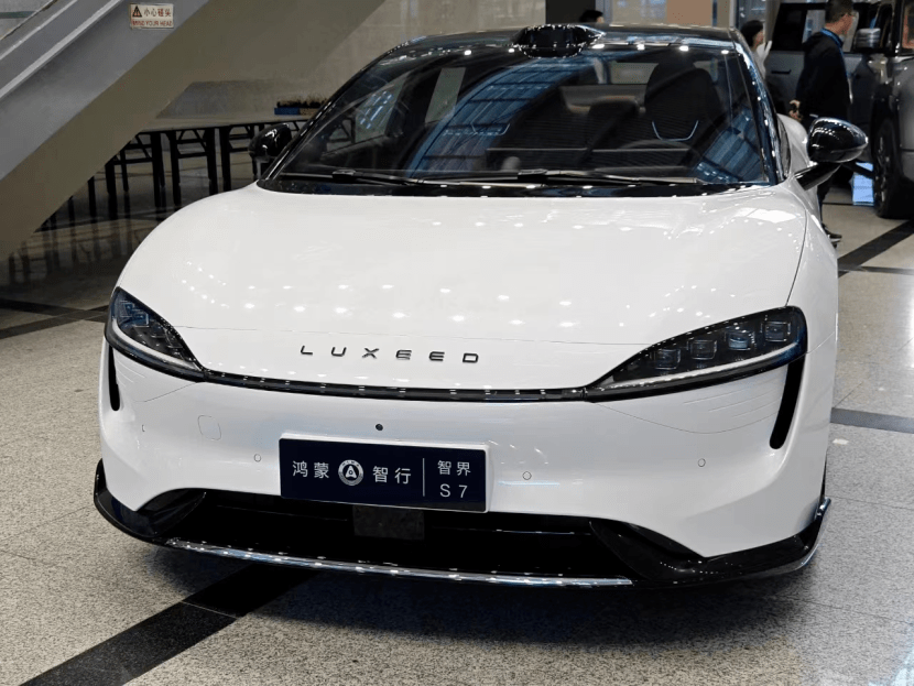 海马ex00(智行盒子)首批试制车此前一日在郑州经开区海马汽车第三智能