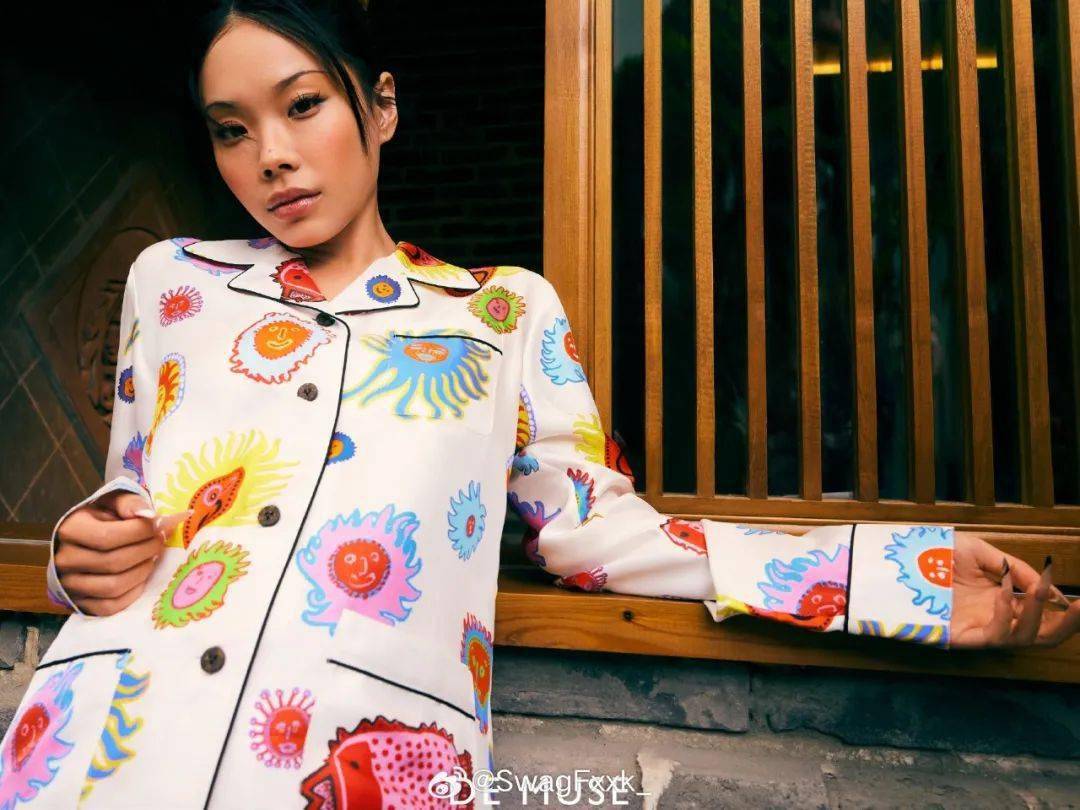 万妮达成为杂志封面!太美了!_吴亦凡_西蒙_时尚