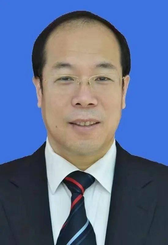 曾在西安交通大学工作多年,2017年任高陵区副区长,此番履新前,担任