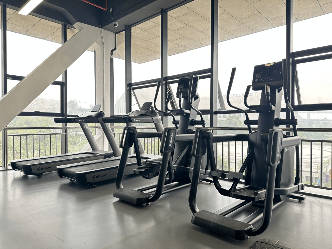 "探秘"重大卓越工程师学院健身房_运动_锻炼_场地