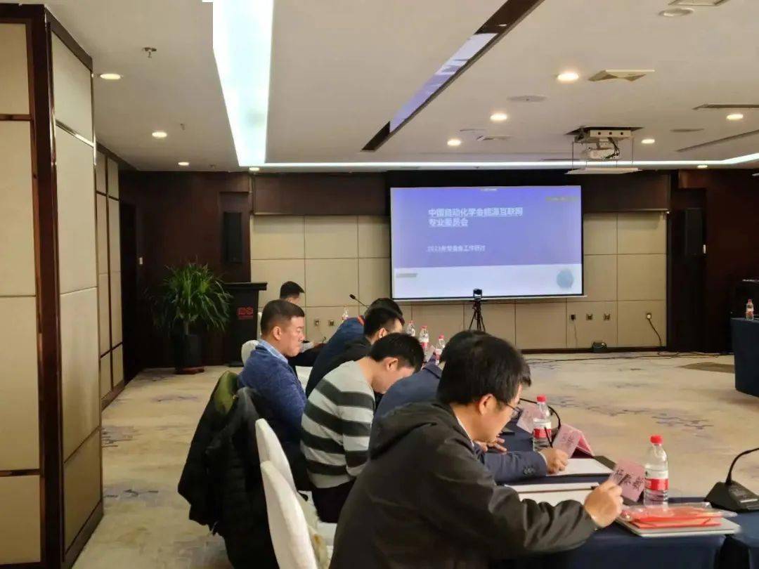 岳东秘书长:孙秋野荣誉委员名单(按姓氏拼音排序)曹军威,耿华,郭庆来