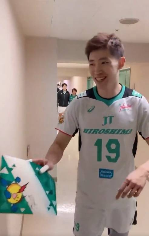 日本男排联赛,中国球员江川39扣25中,拿下全队最高28分_体育_雷霆