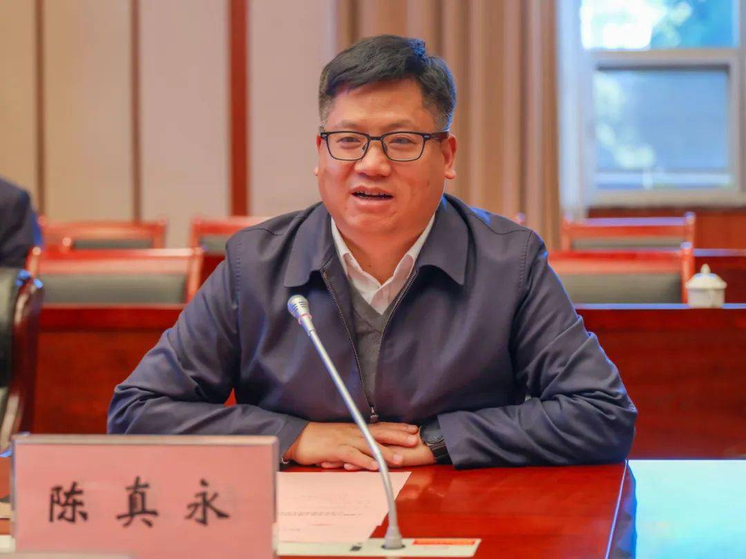 州委副书记,州长陈真永,东方奇境主题公园开发有限公司总裁宋润东出席