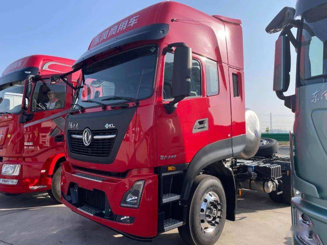 520马力牵引车牵引车型东风天龙kx 旗舰嵘耀530马力牵引车东风天龙kx