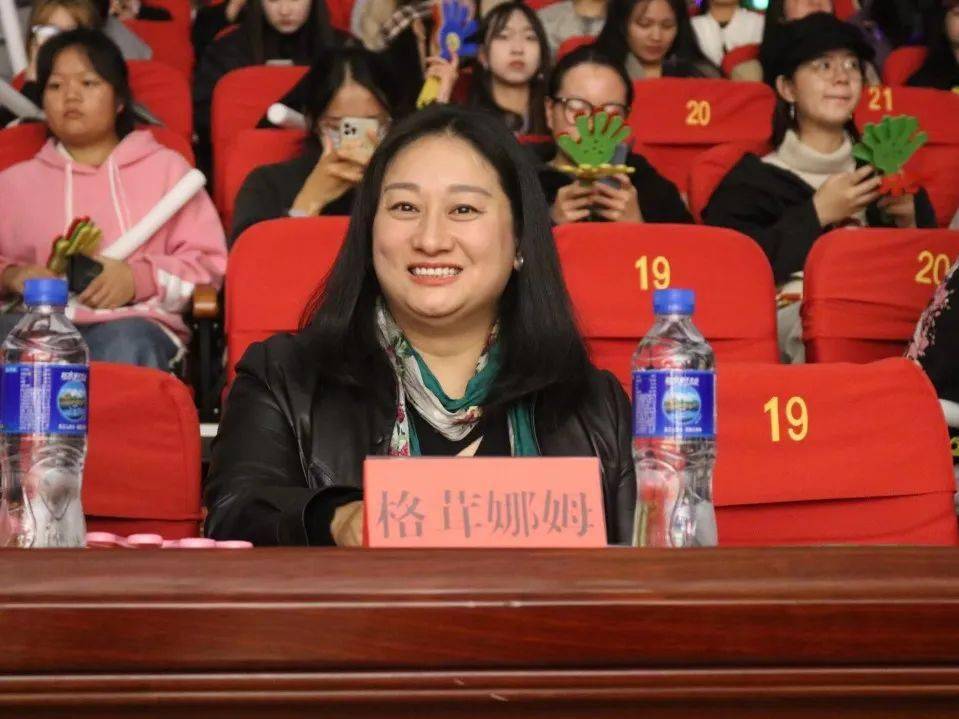 阿普萨萨老师,车四恒老师,马笛老师,李柔儿老师,格茸娜姆老师作为本次