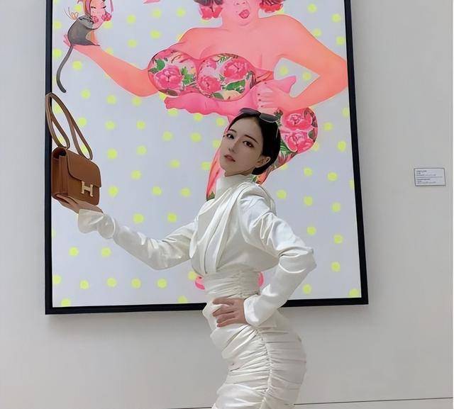 王思聪拱手,罗志祥拜服,杭州女海王的花式劈腿让我三观碎地_行为_社会