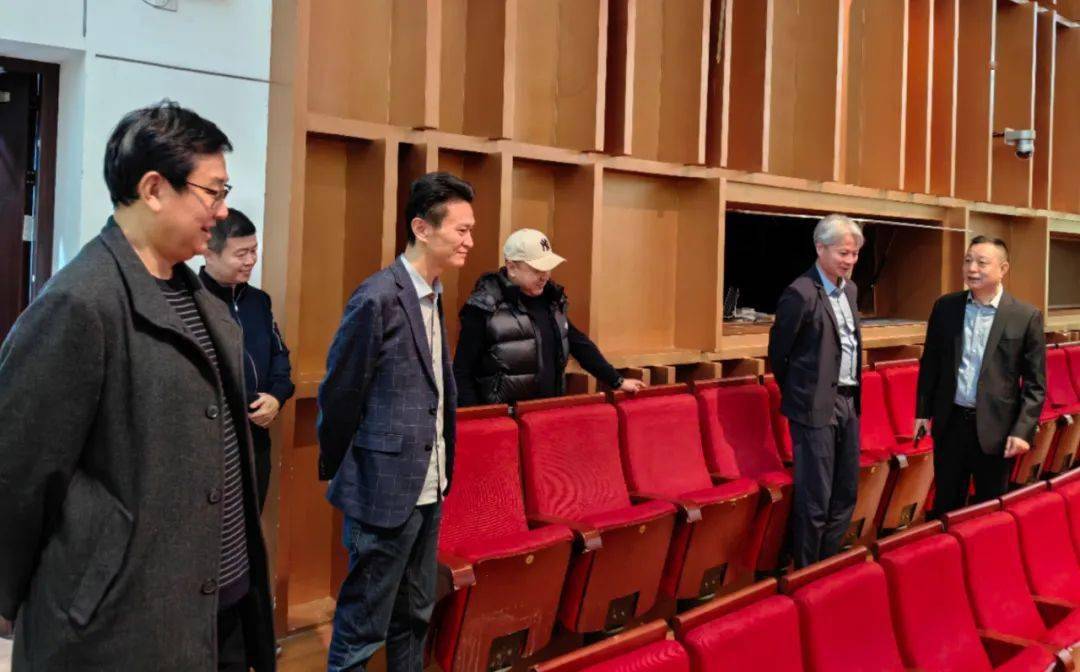 上海戏剧学院附属舞蹈学校党总支书记,校长吴洁,教务科副科长李琴生