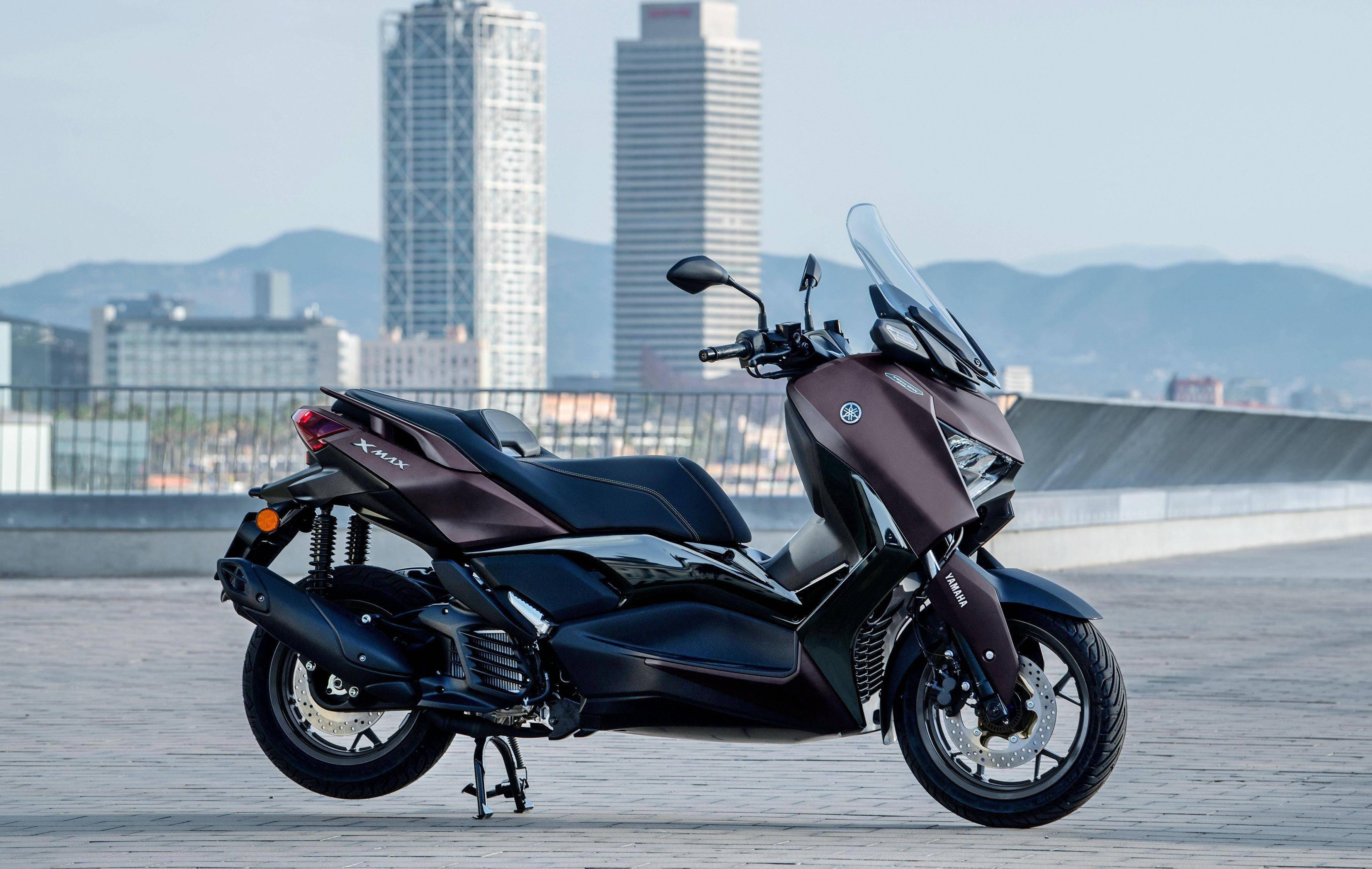 yamaha 轻量级旗舰踏板 2024 xmax 125 系列