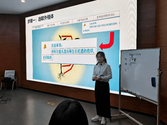 大赛邀请了武汉大学生命科学学院副院长谢志雄教授,武昌