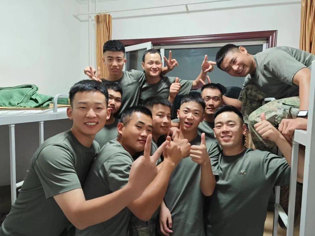 【v帮推】2024年征兵火热进行中 | 海军转空军的奇旅_生活_部队_老兵