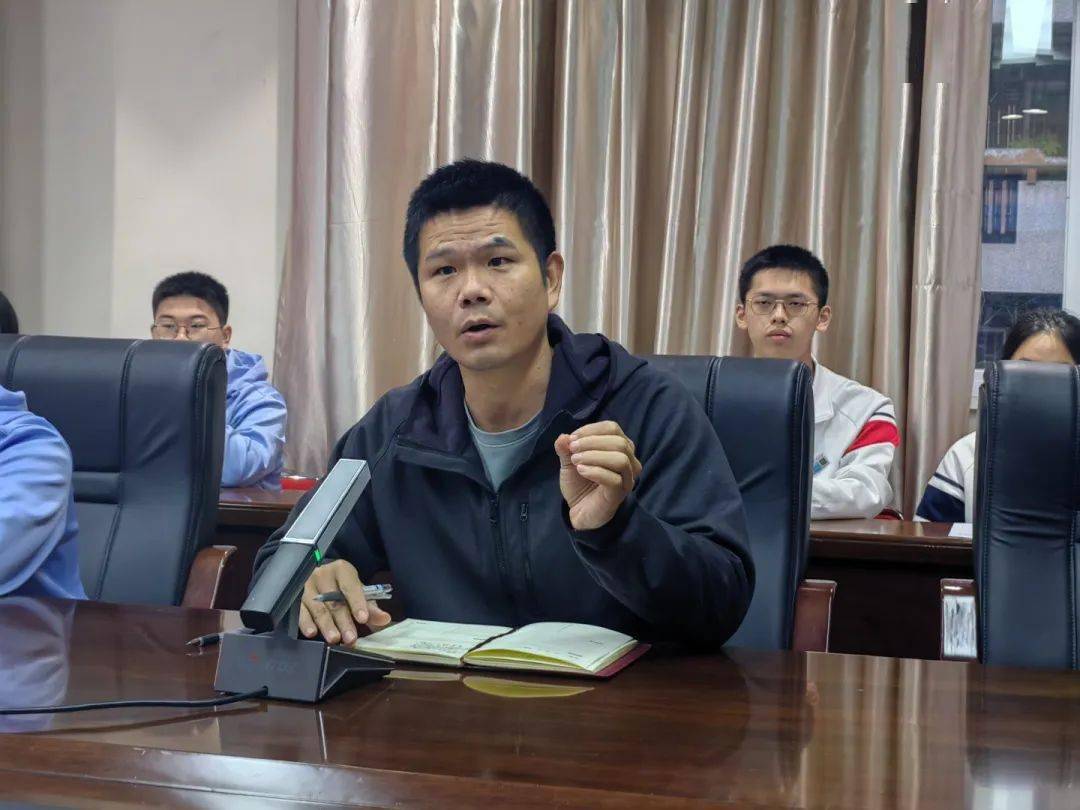 主题教育61调查研究 | 福州屏东中学开展11月份"校领导接待日"活动