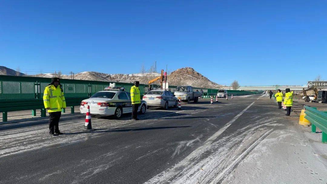 六支队(赤峰)六大队全力做好g5511集阿高速大查段正式通车运营保通保