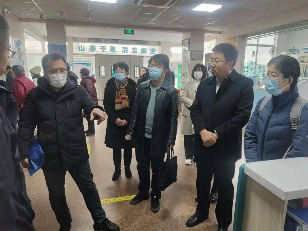 主任王英 ,市疾控中心纪检书记王娟娟,泰山区政府副区长张玲,区