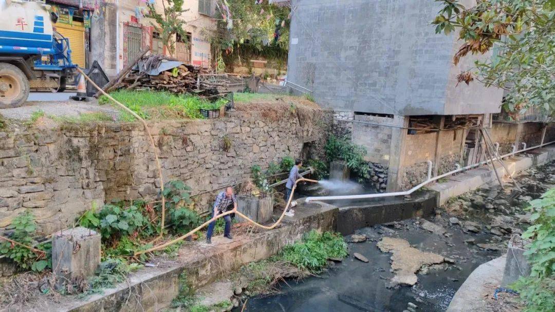 东兰县长江镇兰阳村:做好河道沟渠整治文章 提升乡村新"颜值"_垃圾