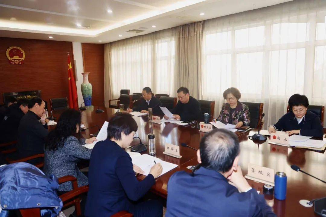 杨立中副主任召开"人大代表在行动"推进座谈会