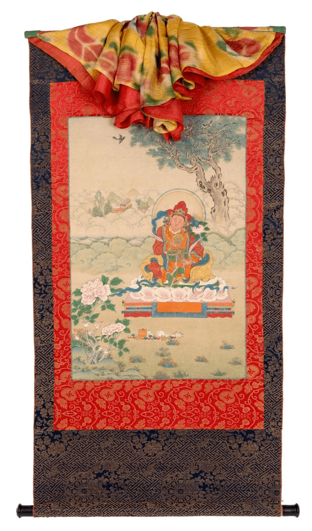 唐卡西藏东部噶玛嘎孜派19世纪 棉地蛋彩描金,丝裱带唐帘细小老化痕迹