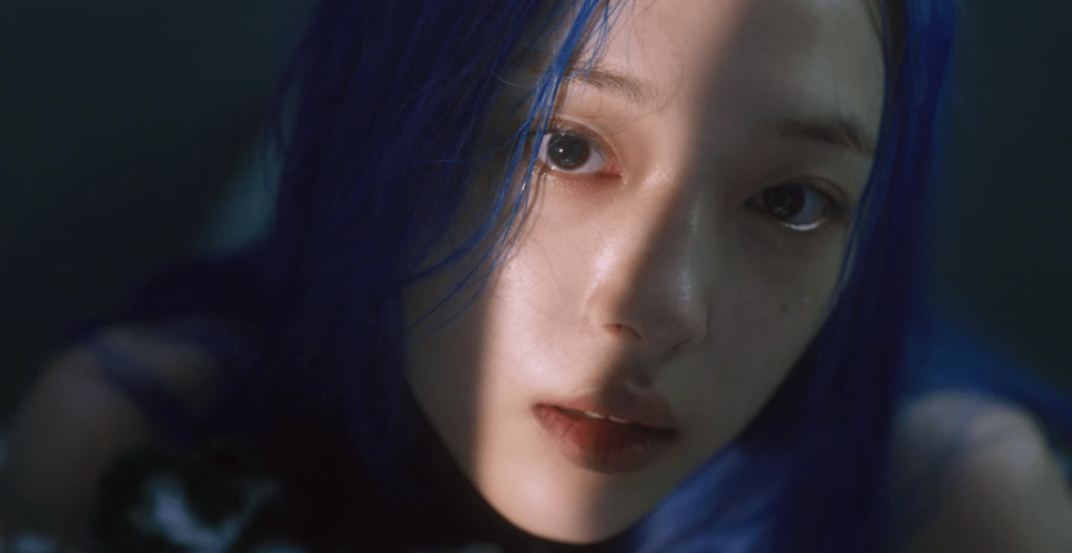 女明星自杀4年后,关于她的话题依然敏感_崔雪莉_真理_纪录片