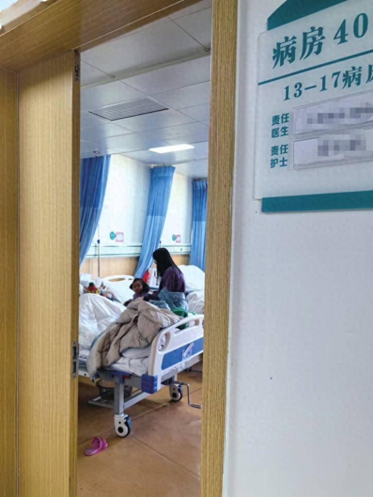 支原体肺炎,流感等交叉来袭 儿科门诊迎来就诊高峰_王女士_孩子_家长