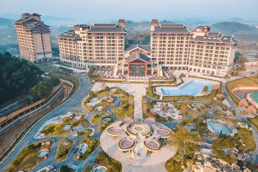 599元住金水台温泉小镇,50 温泉池不限次 畅游恒温泳池,送景区门票