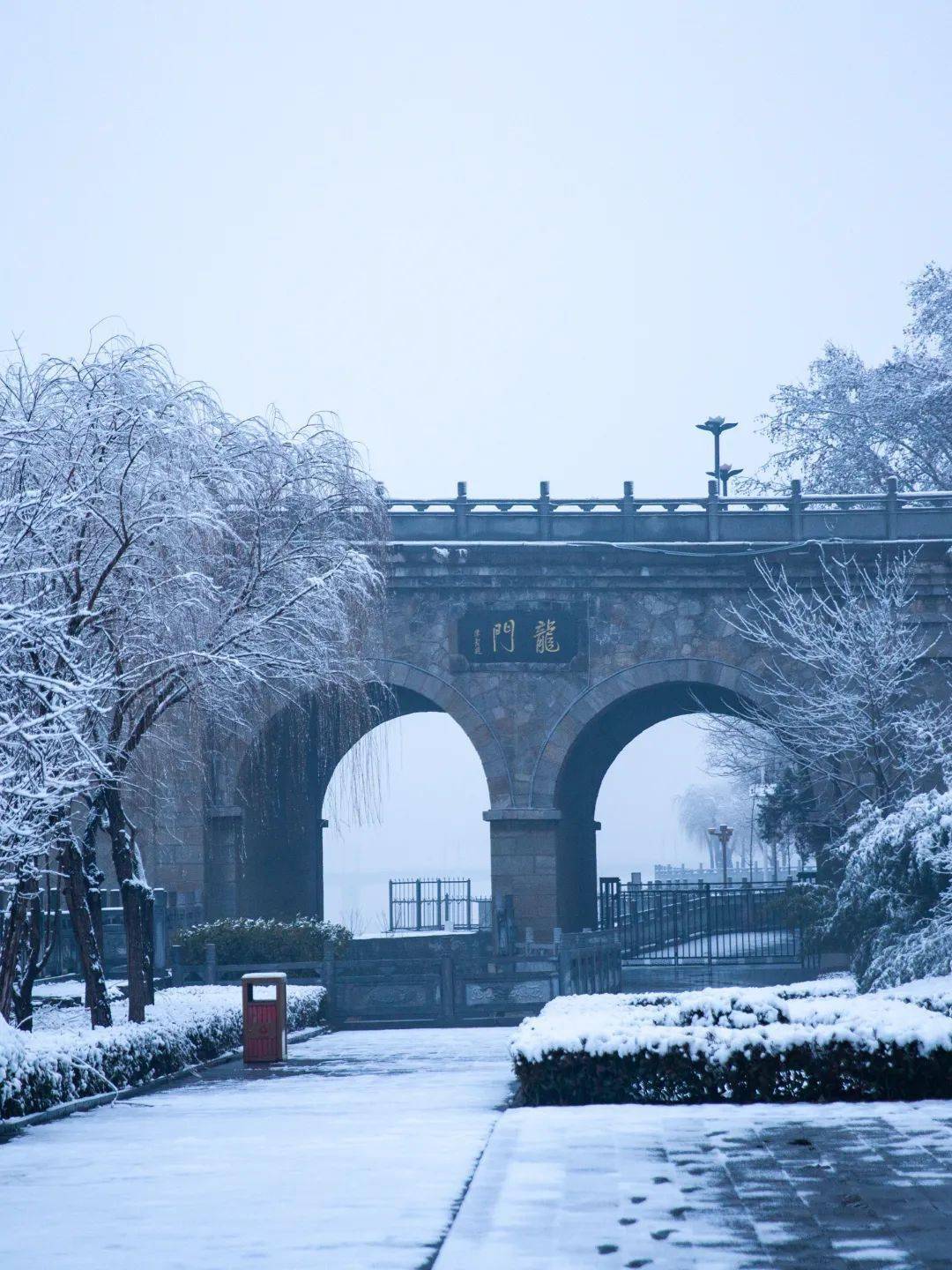 富阳龙门山雪景图片