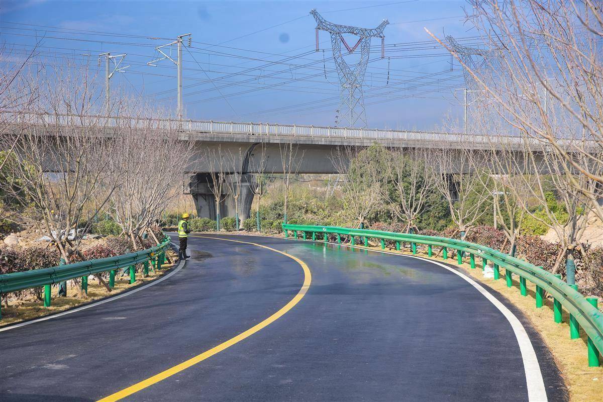 鄂州花湖机场南门连接线通车 黄鄂形成"半小时航空圈"_项目_建设_道路