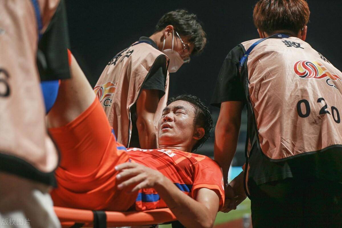 多少人心里发慌?多次欠钱不还成老赖_戴琳_球迷_刘愚