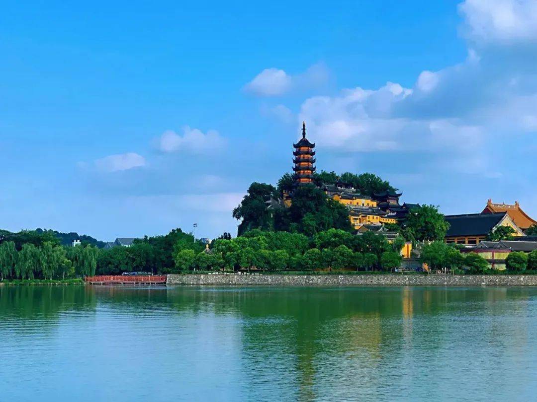 镇江培文实验学校 六年级 王莫涵《金山印象:慈心照世》镇江培文实验