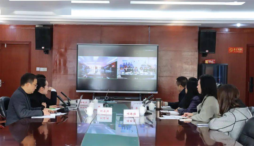 学校党委副书记梅培彦,教管部副主任李华亮,中外人文交流部主任陈璞