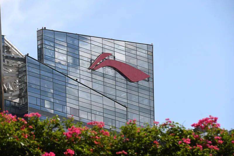 李宁宣布回购计划稳股价,市值两年缩水2300亿_香港_公司_股份回购