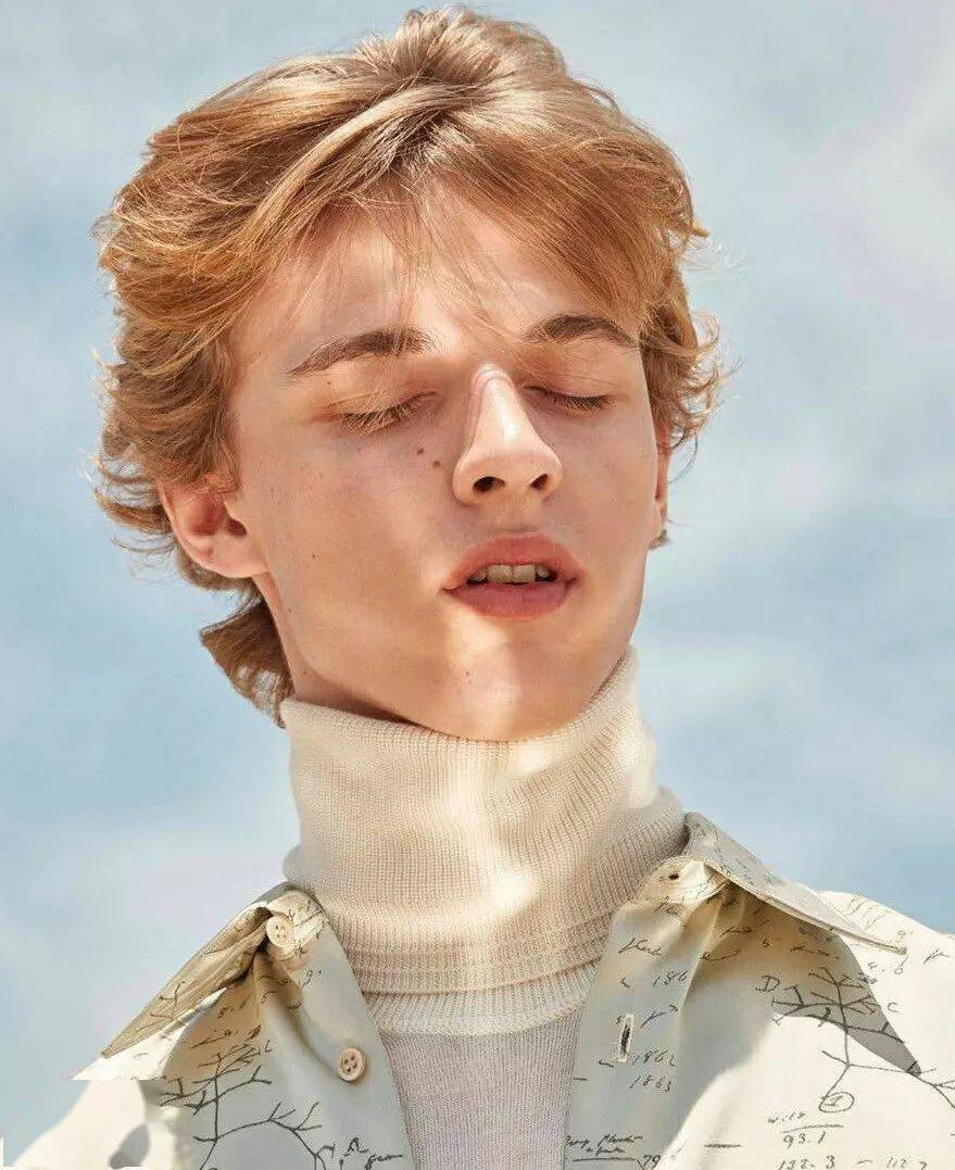 啊!波兰垂眼小可爱被封为超级男模