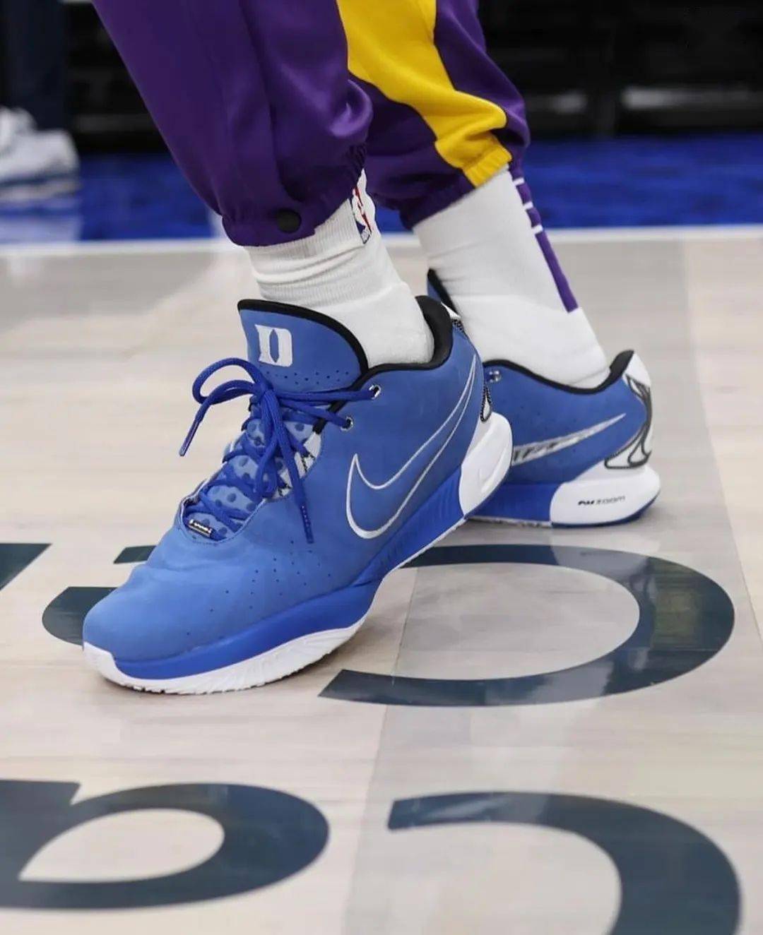 lbj 21 全新 pe 配色曝光!_蓝色_zoom_白色