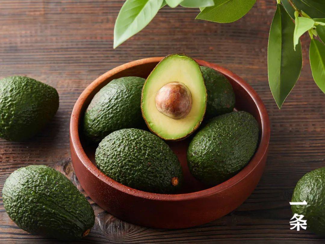 云南孟连牛油果,树上自然熟,口感细腻,香滑似奶酪_果肉_中国_脂肪