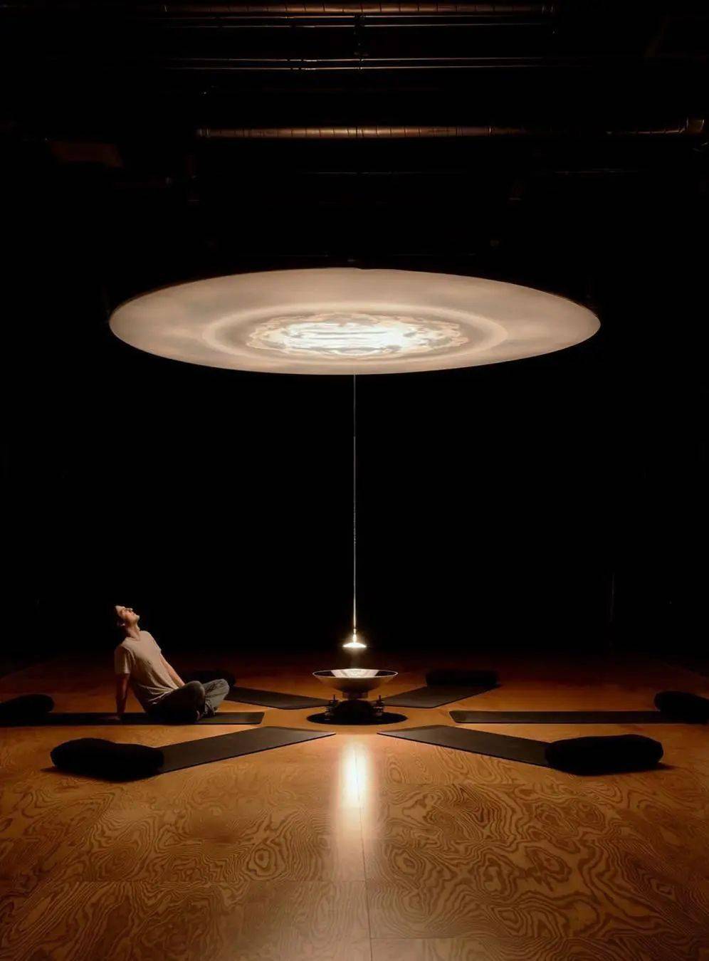 与自己"坦诚相见",这样的空间才是精神解药_冥想_身心_自然光