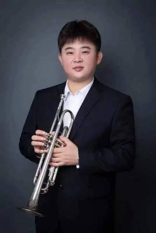 巴松教师:吴宁玉,毕业于西安音乐学院管弦系,浙江省音乐家协会会员