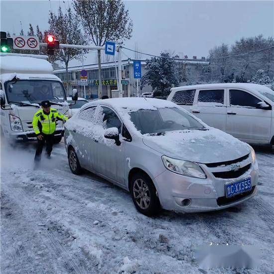 雪中執勤,高速路壓速開道!淄博交警守護平安出行路_保障_天氣_主線