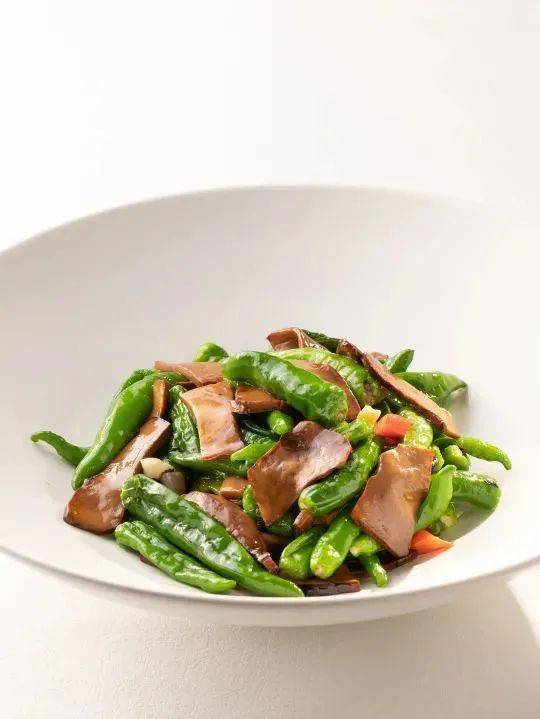 樟树港辣椒炒牛肝菌.樟树椒炒鲍鱼仔.韭菜虾仁煎饺.柳叶虾仁荠菜饺.