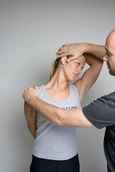 有时候我们可能不会注意到胸锁乳突肌损伤,因为症状通常会扩散到头部