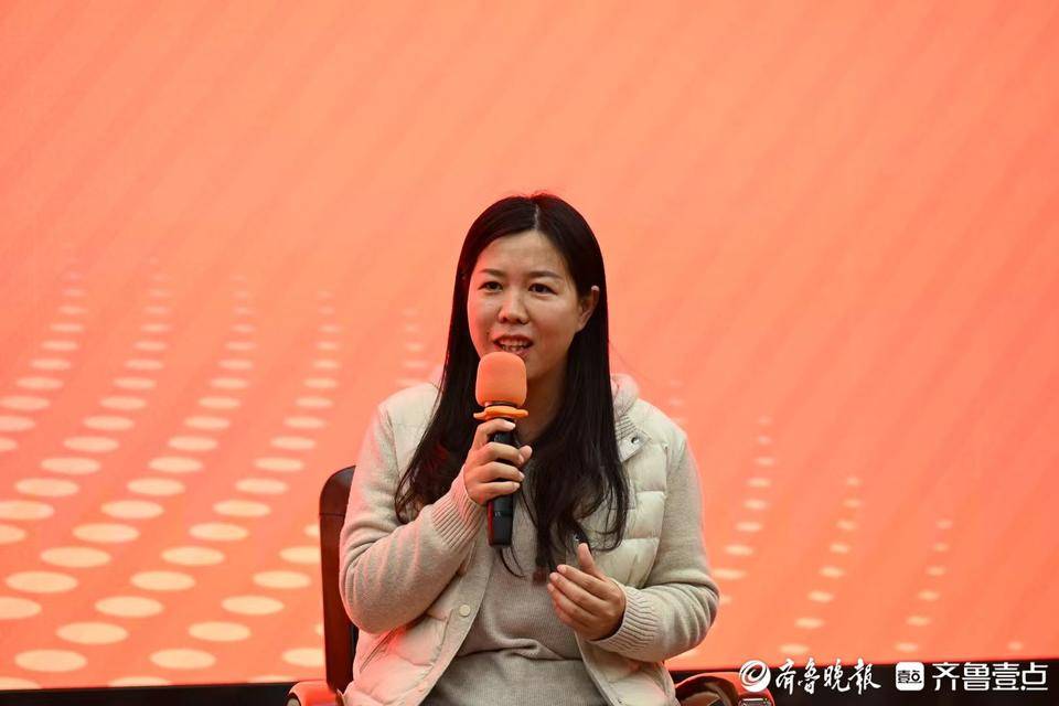 "泰山娟姐"张娟:小人物也有大情怀_山东_导游_视频