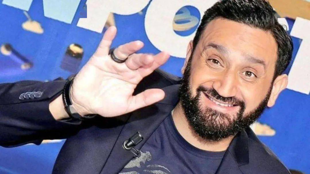 西里爾·阿努納cyril hanouna09但她也因多次發表種族主義相關的言論