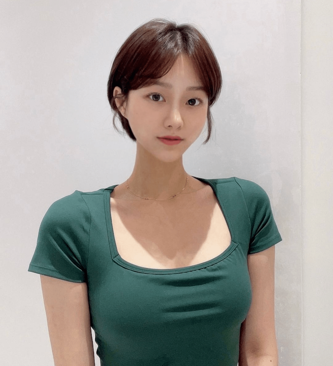 运动女生的短发